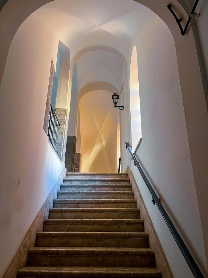 Chez Marie Napoli Apartment ภายนอก รูปภาพ